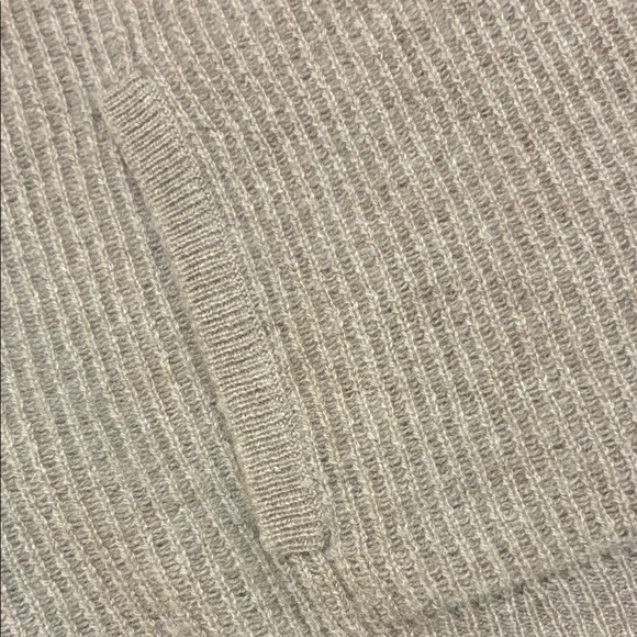 Banana Republic Beige V-Neck Cashmere Sweater, Size Small - Picture 7 of 7